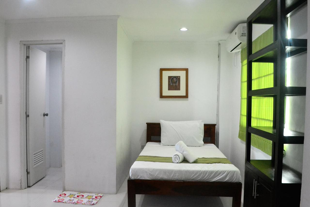 Hotel Lola Natividad ビガン エクステリア 写真